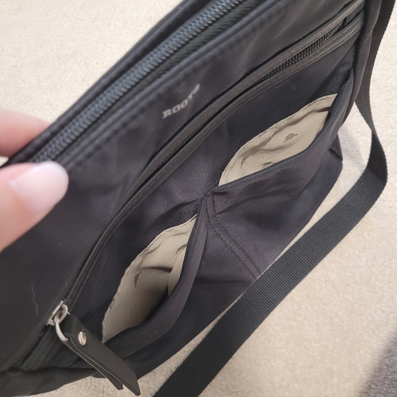 Roots black shoulder bag purse Style R5876 - Picture 12 of 14